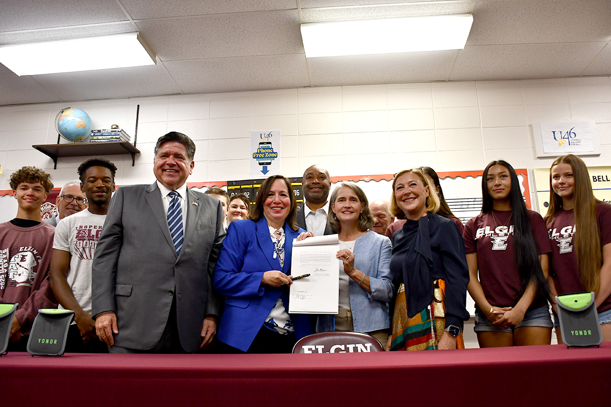 (Photo) Sen. Castro with Gov. JB Pritzker at the signing of SB2427.